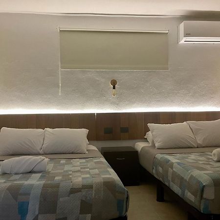 Moloch Hostel & Suites แคนคูน ภายนอก รูปภาพ