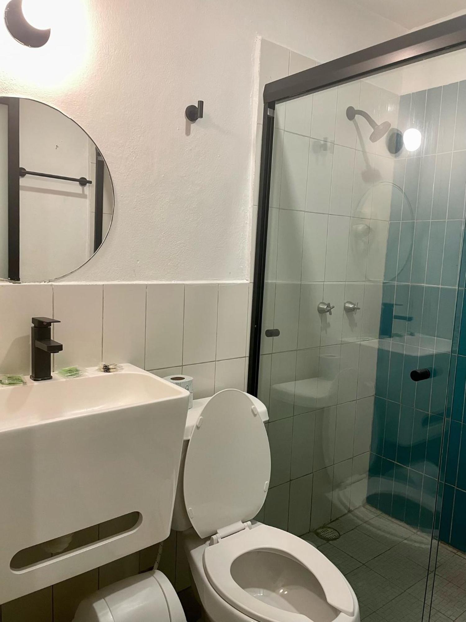 Moloch Hostel & Suites แคนคูน ภายนอก รูปภาพ