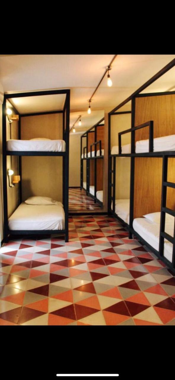Moloch Hostel & Suites แคนคูน ภายนอก รูปภาพ