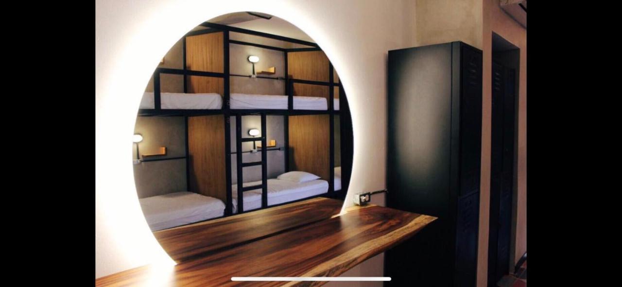 Moloch Hostel & Suites แคนคูน ภายนอก รูปภาพ
